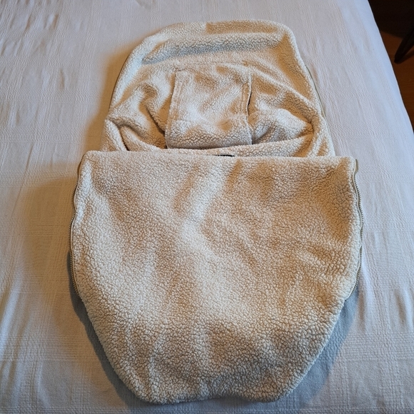 J J Cole Bundle me stroller or sled liner, gray with sherpa lining - Picture 5 of 8